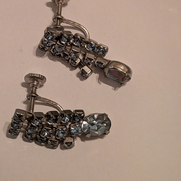 Elegant Vintage Blue Rhinestone Silver Tone Screw On Dangle Earrings - Picture 3 of 7